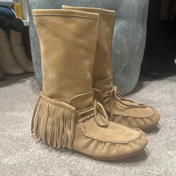 MINNETONKA MOCCASIN STYLE TASSELS BOOTS - Picture 2 of 7